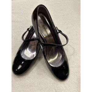 No Boundaries black 9.5 strappy heels